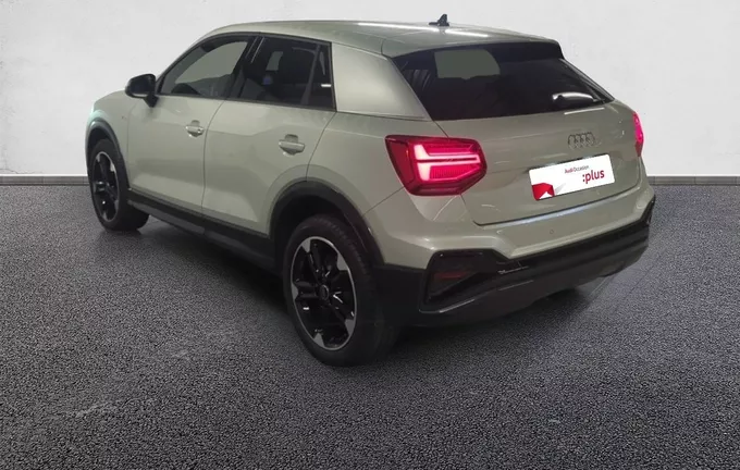 AUDI Q2 35 TFSI 150 S tronic 7 S line extérieur trois quart arrière gauche 2124025