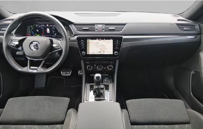 SKODA SUPERB Combi 1.4 TSI PHEV 218 ch DSG6 Sportline extérieur trois quart avant droit 2129878