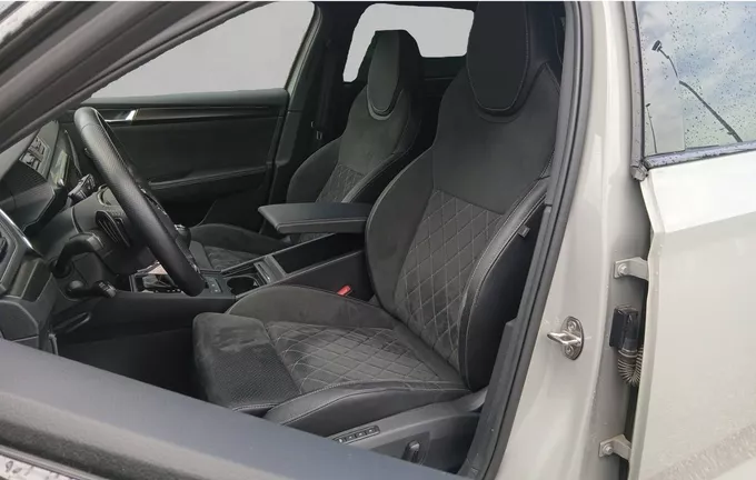SKODA SUPERB Combi 1.4 TSI PHEV 218 ch DSG6 Sportline extérieur trois quart arrière droit 2129878