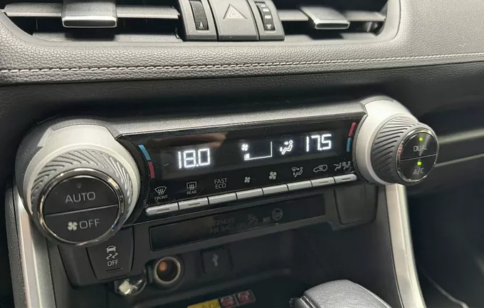 TOYOTA RAV4 Hybride 222 ch AWD-i Dynamic photo 14 213030