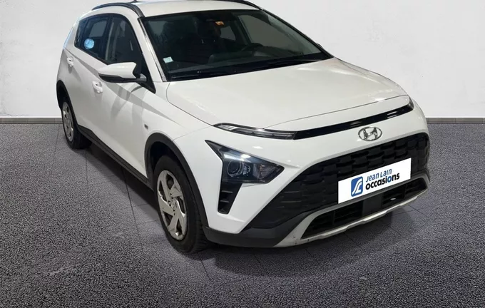 HYUNDAI BAYON 1.0 T-GDi 100 Hybrid 48V Initia extérieur trois quart avant droit 13788