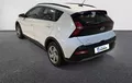 Miniature HYUNDAI BAYON 1.0 T-GDi 100 Hybrid 48V Initia extérieur trois quart arrière gauche 13788