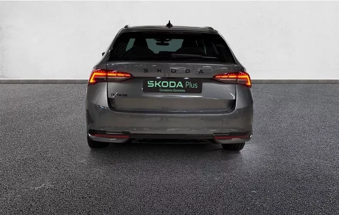 SKODA OCTAVIA Combi 2.0 TDI 150 ch SCR DSG7 Sportline extérieur trois quart arrière gauche 2130109