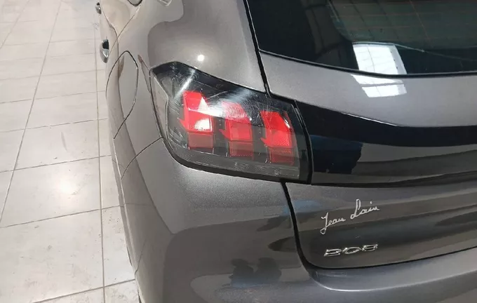 PEUGEOT 208 BlueHDi 100 S&S BVM6 Active photo 17 945732