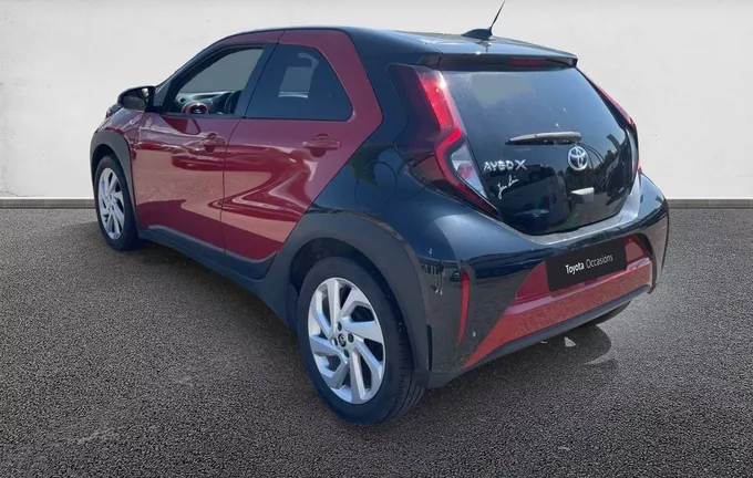 TOYOTA AYGO X 1.0 VVT-i 72 Design extérieur trois quart arrière gauche 1103734
