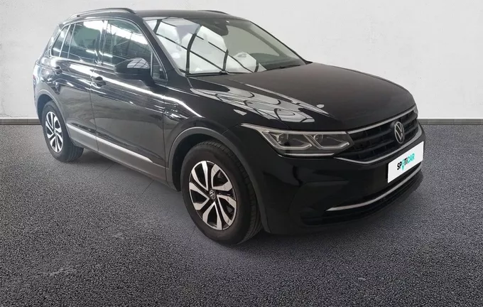 VOLKSWAGEN TIGUAN 1.5 TSI 130ch BVM6 Active extérieur trois quart avant droit 944987