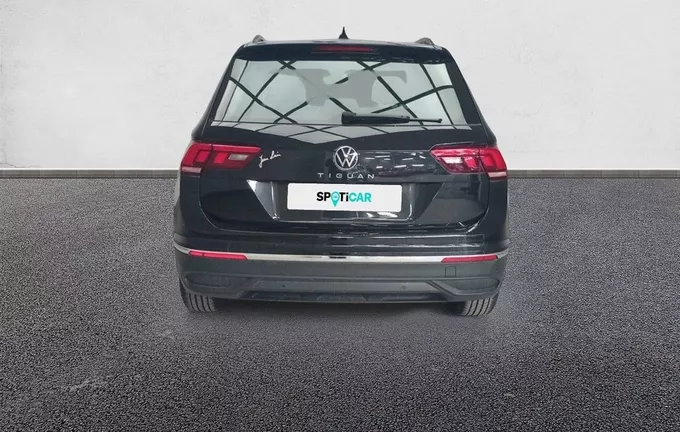 VOLKSWAGEN TIGUAN 1.5 TSI 130ch BVM6 Active extérieur trois quart arrière droit 944987