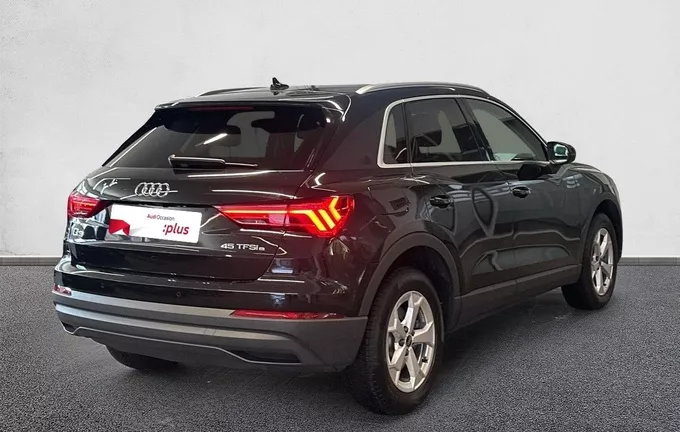 AUDI Q3 45 TFSIe 245 ch S tronic 6 Business line extérieur trois quart arrière droit 2130392