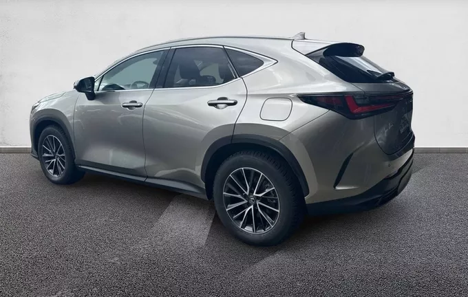 LEXUS NX 450h+ 4WD Hybride Rechargeable Luxe extérieur trois quart arrière gauche 1103188