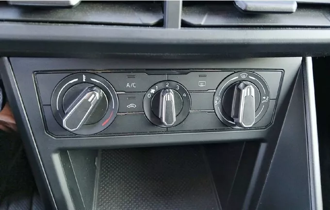 VOLKSWAGEN POLO 1.0 MPI 80 S&S BVM5 extérieur arrière 2126681