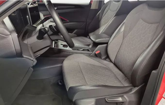 VOLKSWAGEN TIGUAN 1.5 eTSI 130ch DSG7 VW Edition extérieur trois quart arrière droit 2122665