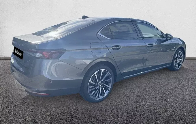 SKODA SUPERB Berline 1.5 TSI mHEV 150 ch ACT DSG7 Laurin & Klement extérieur trois quart arrière droit 9635