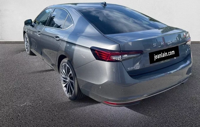 SKODA SUPERB Berline 1.5 TSI mHEV 150 ch ACT DSG7 Laurin & Klement extérieur trois quart arrière gauche 9635