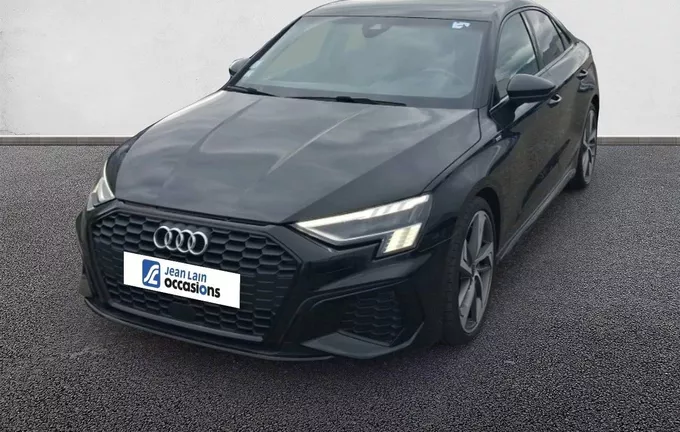 AUDI A3 Berline 35 TFSI Mild Hybrid 150 S tronic 7 S Line extérieur trois quart avant gauche 2128515