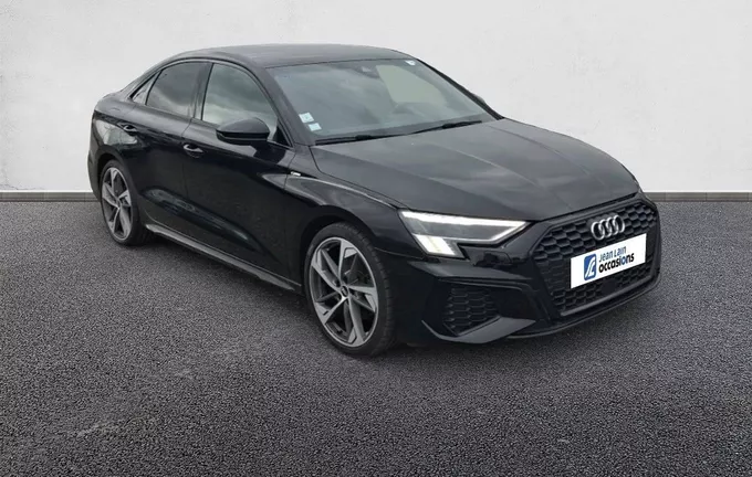 AUDI A3 Berline 35 TFSI Mild Hybrid 150 S tronic 7 S Line extérieur trois quart avant droit 2128515