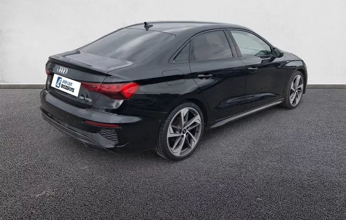 AUDI A3 Berline 35 TFSI Mild Hybrid 150 S tronic 7 S Line extérieur trois quart arrière droit 2128515