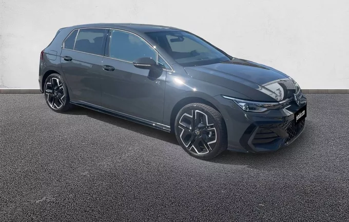 VOLKSWAGEN GOLF 1.5 eTSI EVO2 150 DSG7 R-Line Edition extérieur trois quart avant droit 9713