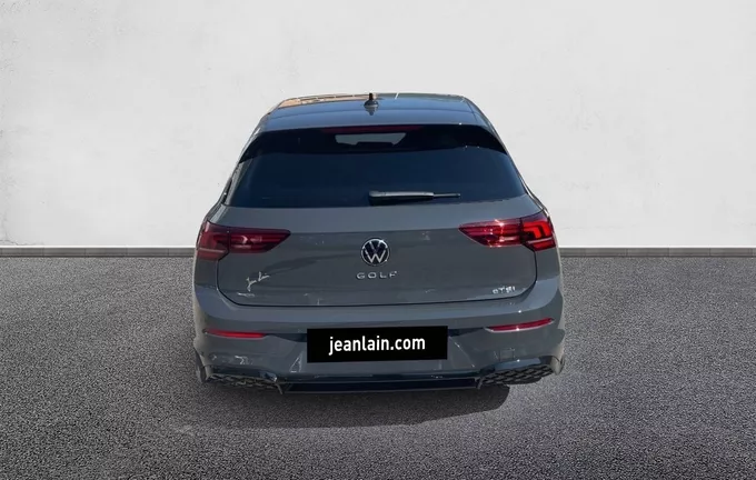 VOLKSWAGEN GOLF 1.5 eTSI EVO2 150 DSG7 R-Line Edition extérieur arrière 9713