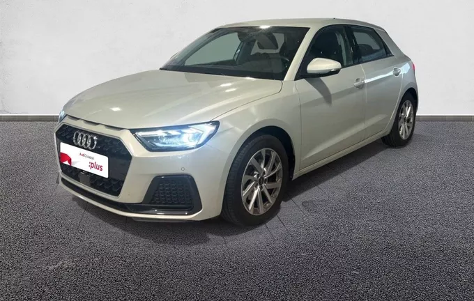 AUDI A1 Sportback 30 TFSI 110 ch S tronic 7 Design Luxe extérieur trois quart avant gauche 2130699