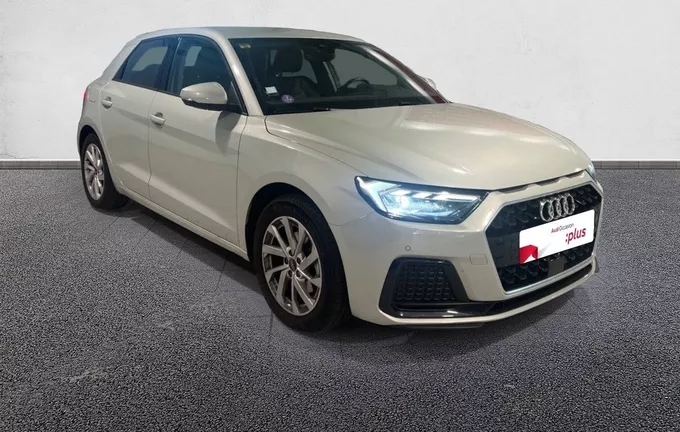 AUDI A1 Sportback 30 TFSI 110 ch S tronic 7 Design Luxe extérieur trois quart avant droit 2130699