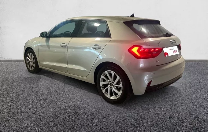 AUDI A1 Sportback 30 TFSI 110 ch S tronic 7 Design Luxe extérieur trois quart arrière gauche 2130699