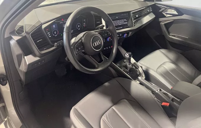 AUDI A1 Sportback 30 TFSI 110 ch S tronic 7 Design Luxe photo 11 2130699