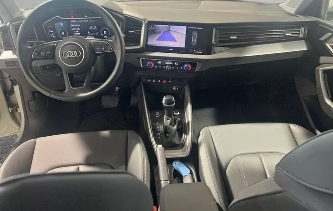 AUDI A1 Sportback 30 TFSI 110 ch S tronic 7 Design Luxe photo 18 2130699