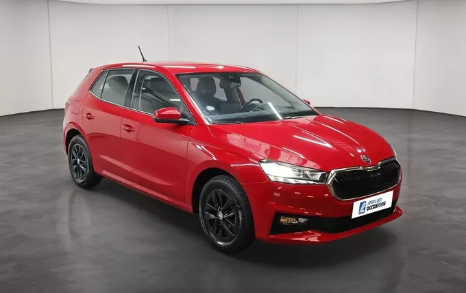 SKODA FABIA 1.0 TSI 110 ch DSG7 Ambition extérieur trois quart avant droit 2133042