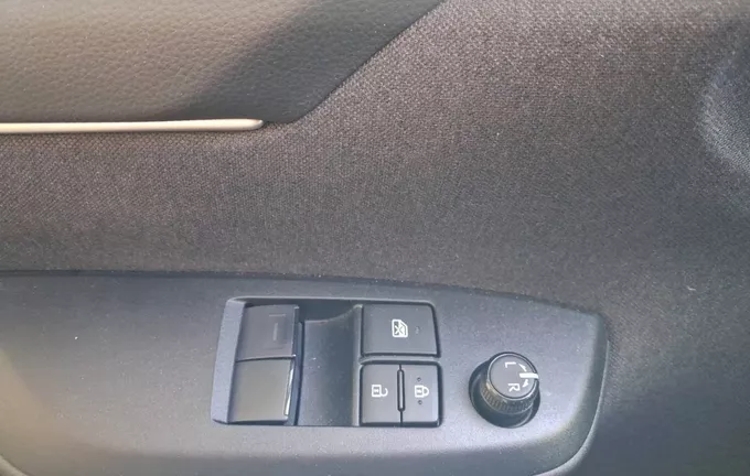 TOYOTA YARIS 120 VVT-i Dynamic photo 21 1103445