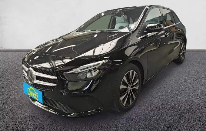 MERCEDES CLASSE B 180 d 8G-DCT Style Line Edition extérieur trois quart avant gauche 213462