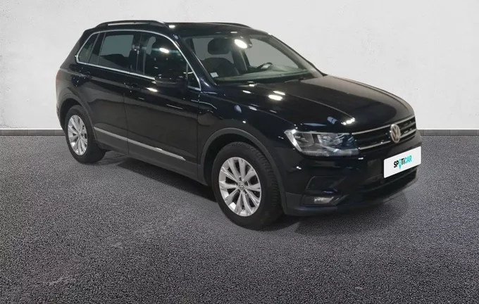 VOLKSWAGEN TIGUAN 2.0 TDI 150 Confortline extérieur trois quart avant droit 946204