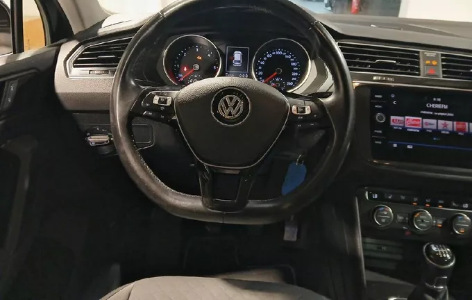 VOLKSWAGEN TIGUAN 2.0 TDI 150 Confortline photo 9 946204