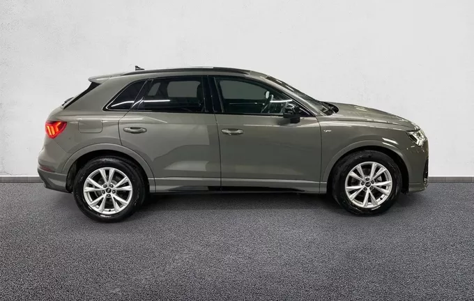 AUDI Q3 35 TFSI 150 ch S tronic 7 Design extérieur côté droit 2126017