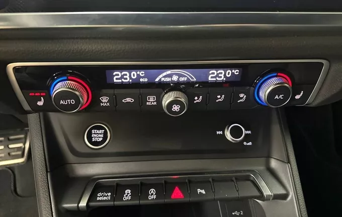 AUDI Q3 35 TFSI 150 ch S tronic 7 Design photo 14 2126017