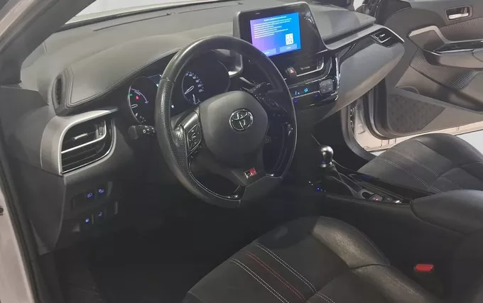 TOYOTA C-HR Hybride 2.0L GR Sport photo 11 1103974