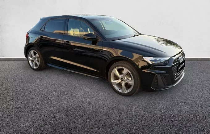 AUDI A1 Sportback 30 TFSI 116 ch S tronic 7 S Line extérieur trois quart avant droit 2024