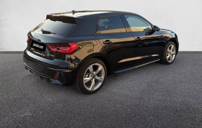 AUDI A1 Sportback 30 TFSI 116 ch S tronic 7 S Line extérieur trois quart arrière droit 2024