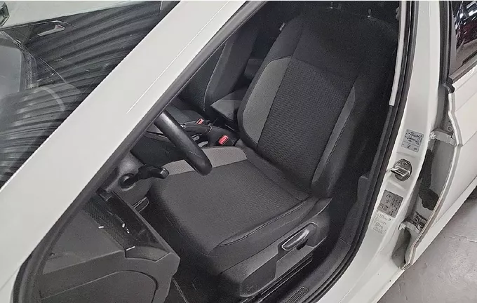 VOLKSWAGEN POLO 1.0 TSI 95 S&S BVM5 Life extérieur trois quart arrière droit 2129295