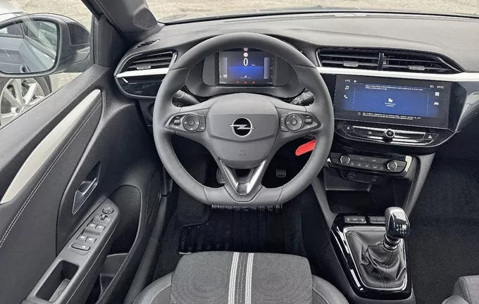OPEL CORSA 1.2 Turbo 100 ch GS photo 9 946575
