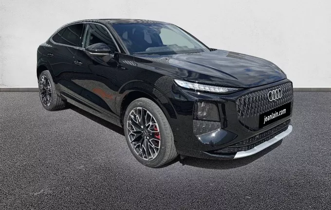AUDI Q3 Sportback e-hybrid 272 ch S tronic 6 Advanced extérieur trois quart avant droit 5545