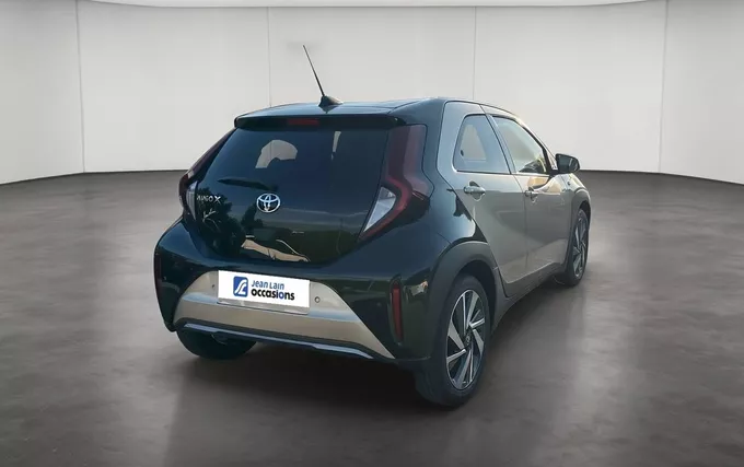 TOYOTA AYGO X 1.0 VVT-i 72 S-CVT Collection extérieur trois quart arrière droit 1103893