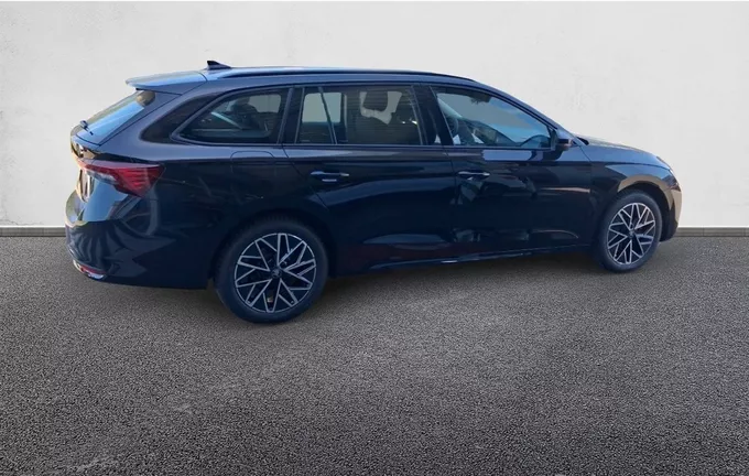 SKODA OCTAVIA Combi 1.5 TSI Hybrid 150 ch ACT DSG7 Clever extérieur côté droit 3591