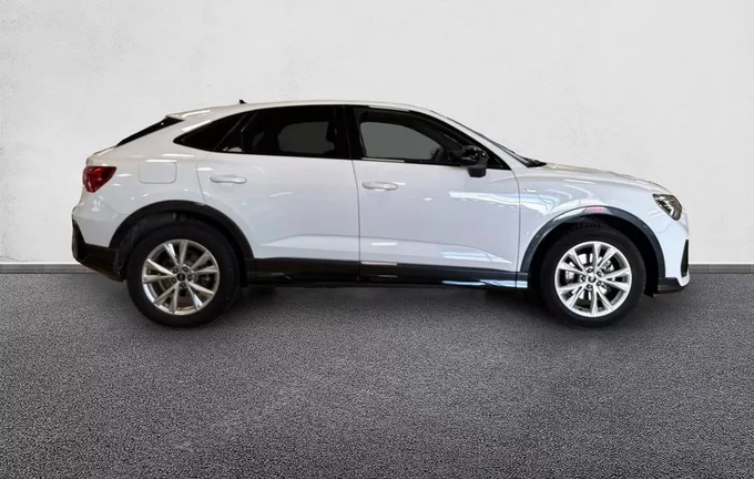 AUDI Q3 Sportback 35 TFSI 150 ch S tronic 7 S line extérieur côté droit 212655