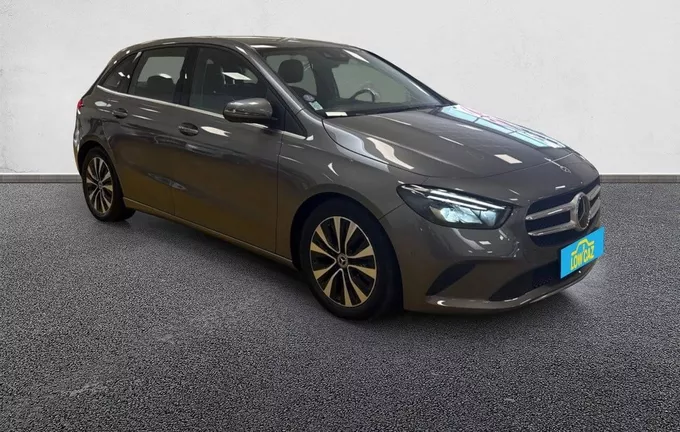 MERCEDES CLASSE B 180 7G-DCT Style Line Edition extérieur trois quart avant droit 213460