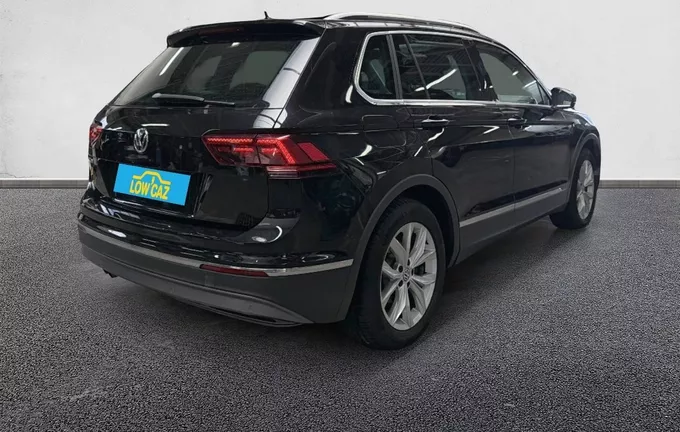 VOLKSWAGEN TIGUAN 1.4 TSI ACT 150 BMT DSG6 Carat extérieur trois quart arrière droit 213595