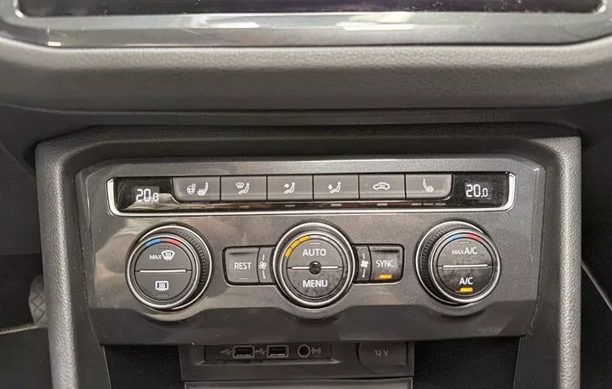 VOLKSWAGEN TIGUAN 1.4 TSI ACT 150 BMT DSG6 Carat photo 14 213595