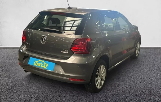VOLKSWAGEN POLO 1.2 TSI 90 BlueMotion Technology Série Spéciale Lounge extérieur trois quart arrière droit 2130247