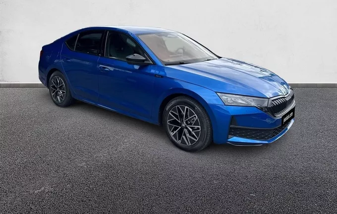 SKODA OCTAVIA 1.5 TSI Hybrid 150 ch ACT DSG7 Sportline extérieur trois quart avant droit 1964