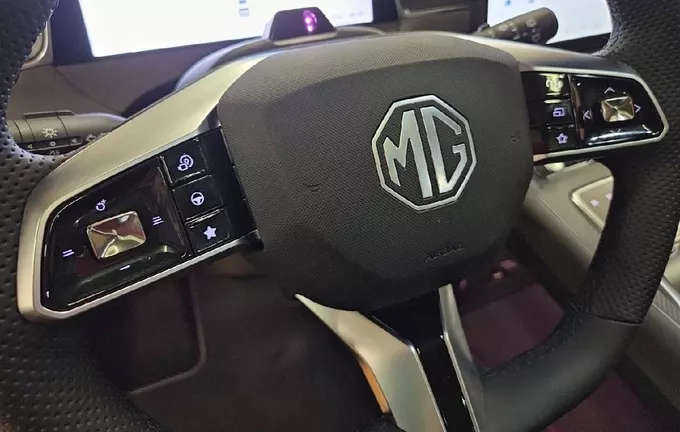 MG MGS6 EV MGS6 EV Luxury photo 12 8080
