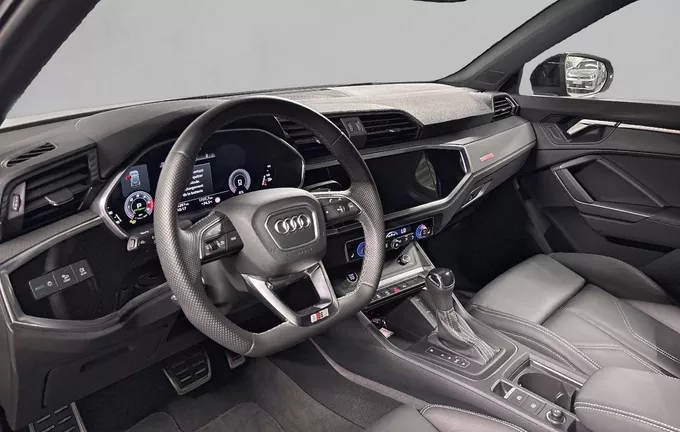 AUDI Q3 35 TDI 150 ch S tronic 7 S line plus photo 11 2131081